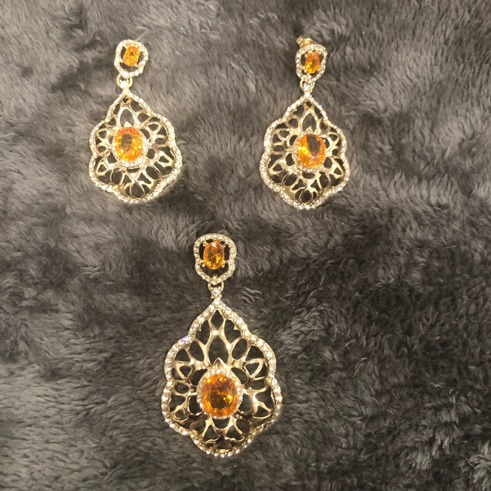 Beautiful citrin set of earrings and pendant